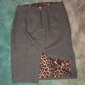 👩‍💻 Wool pencil skirt